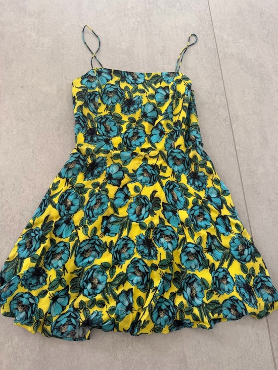 Alice + Olivia Dresses & Skirts - Alice + Olivia Yellow Floral Sundress with Teal Accents